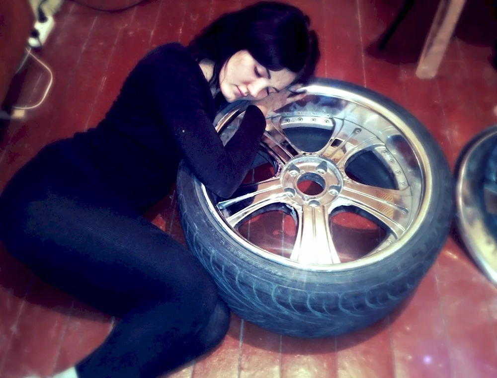 Automechanikerin Nastya Fog