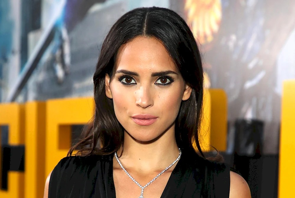 Adria Arjona