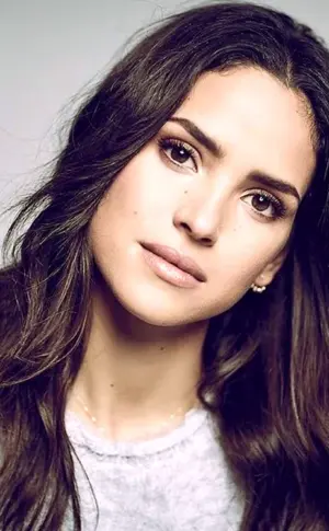Adria Arjona