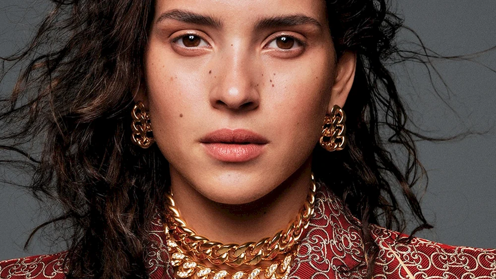 Adria Arjona