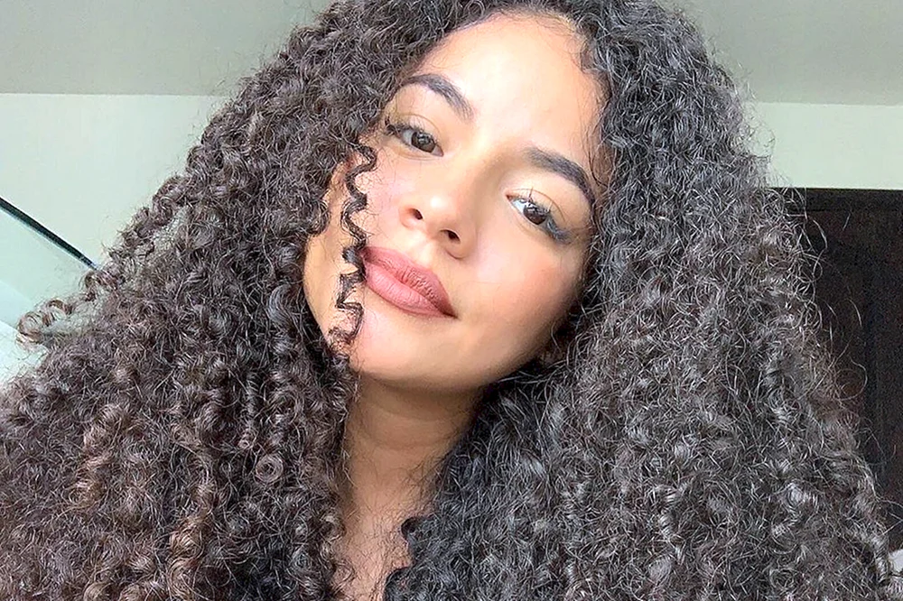 Afro Locken volles Gesicht