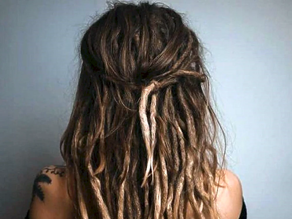 Afrohals. Dreadlocks