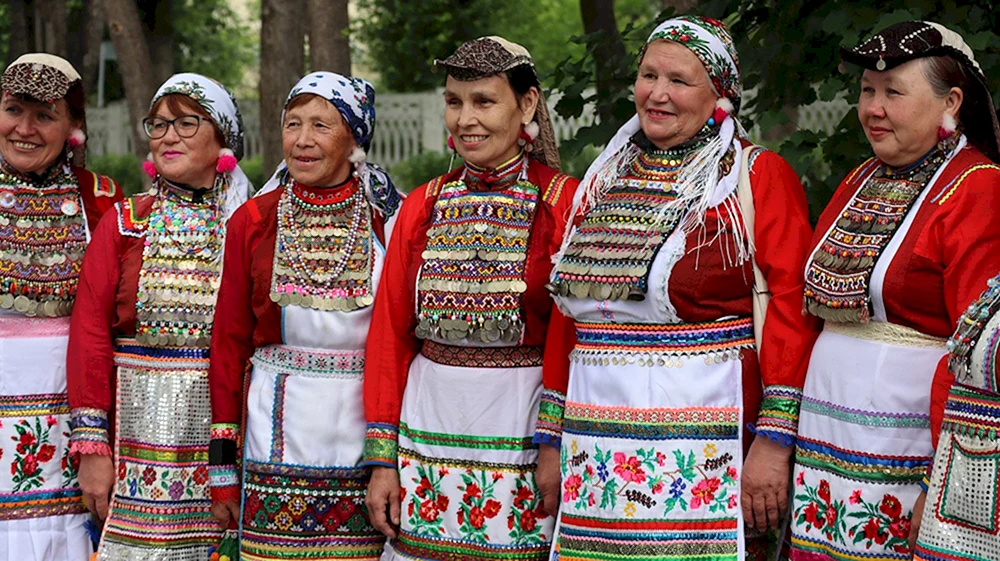 Mari Mari Nationaltracht