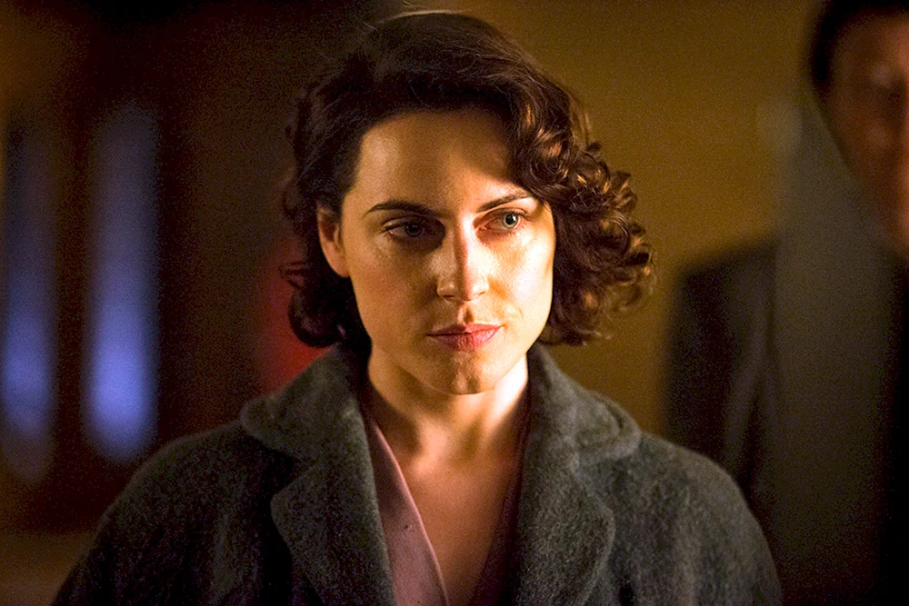 Antje Traue - Faora