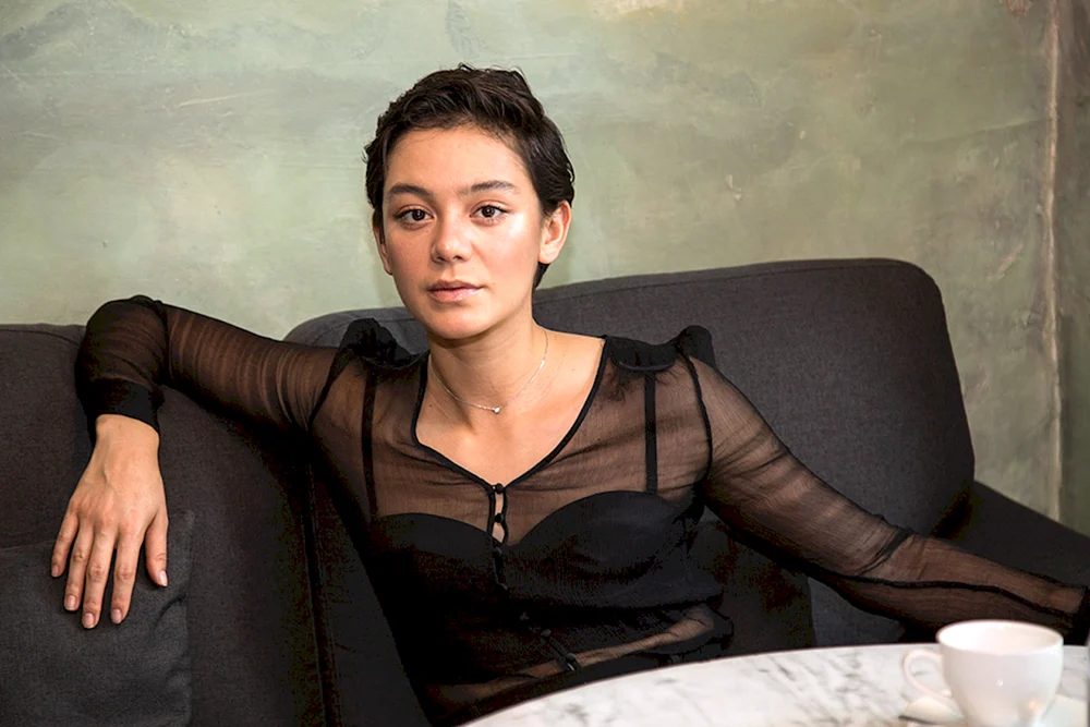 Aisulu Azimbayeva Schauspielerin