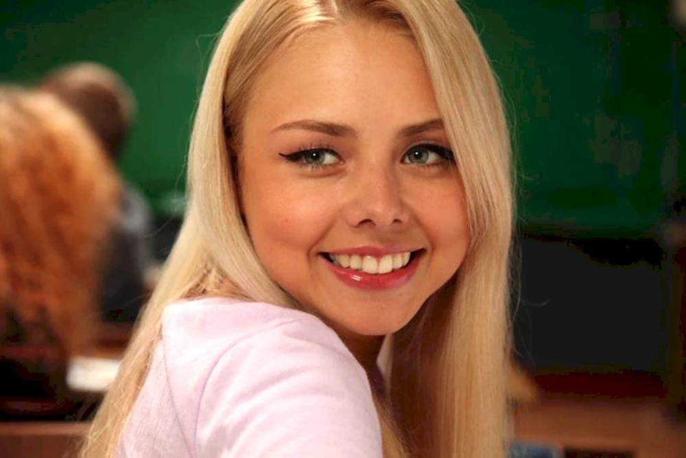 Anastasia Akatova geschlossene Schule