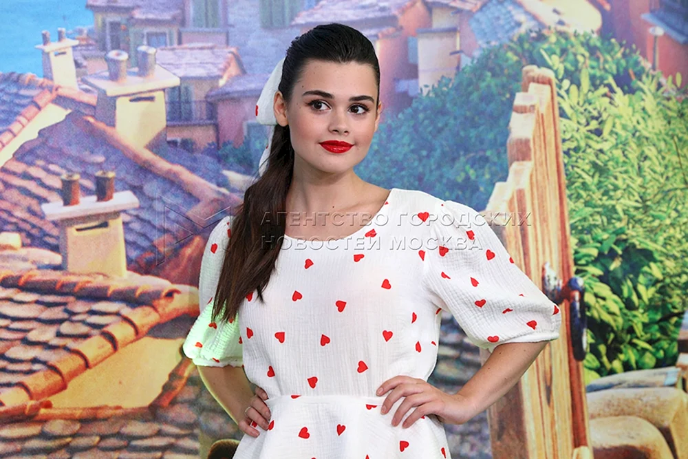 Anfisa Vistinghausen in der Serie Island