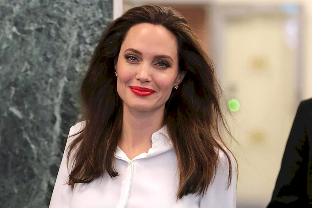 Angelina Jolie auf Englisch