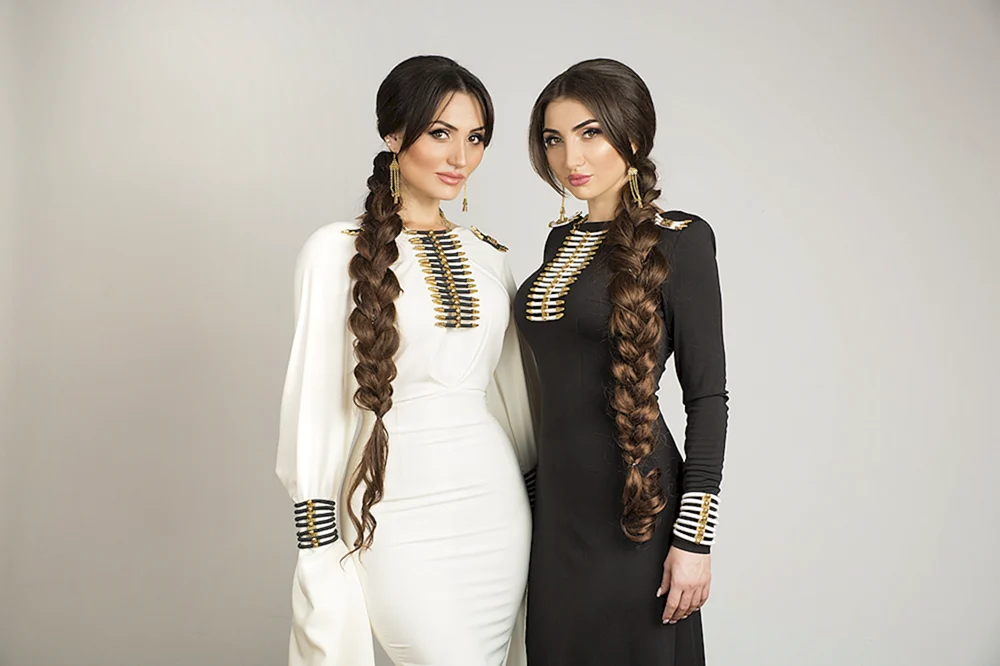 Albina und Fati Tsarikayev