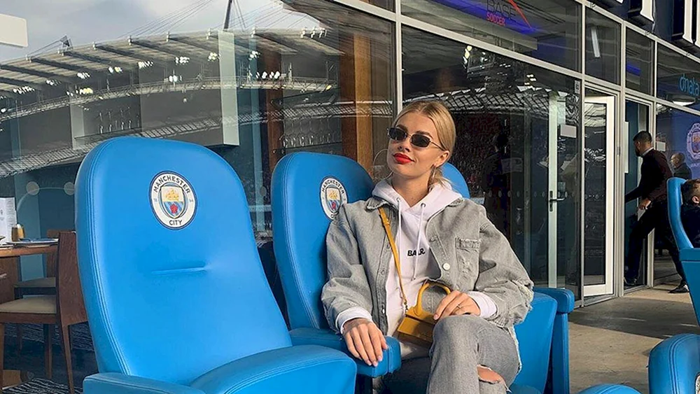 Zinchenko Fußballer und Vlada-Limousine
