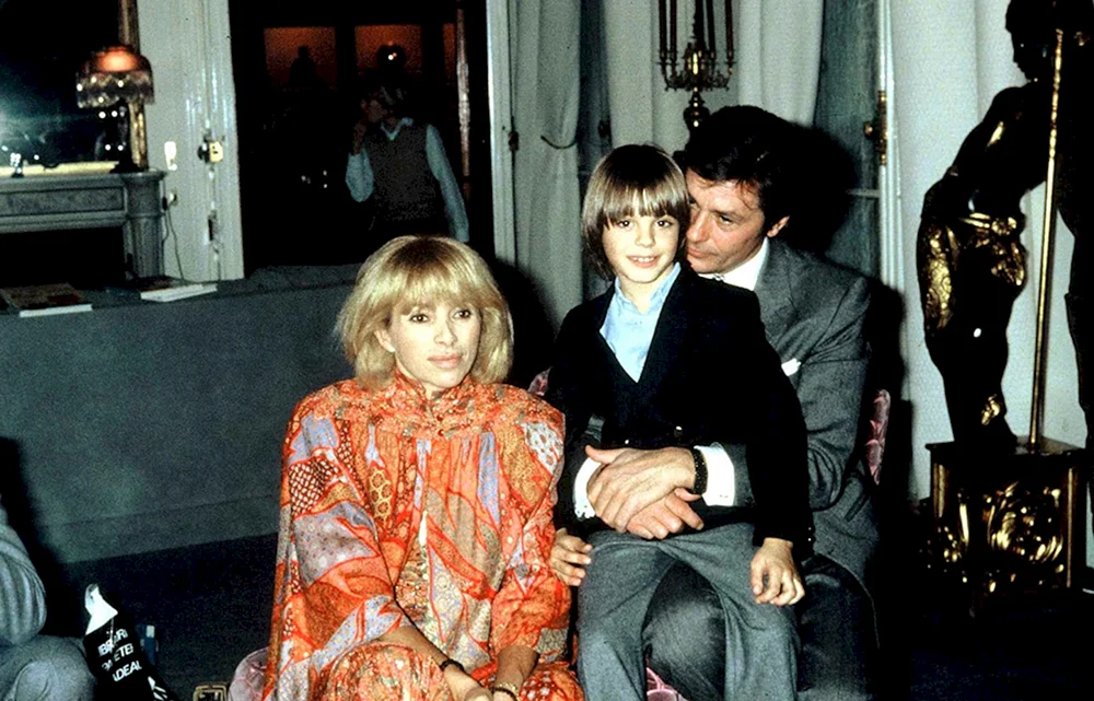 Mireille darc