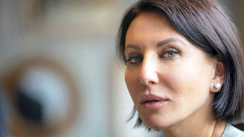 Alika Smekhova 2021
