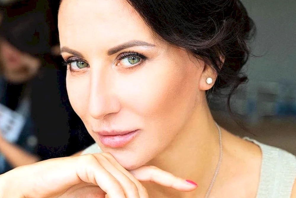 Alika Smekhova plastica 2020