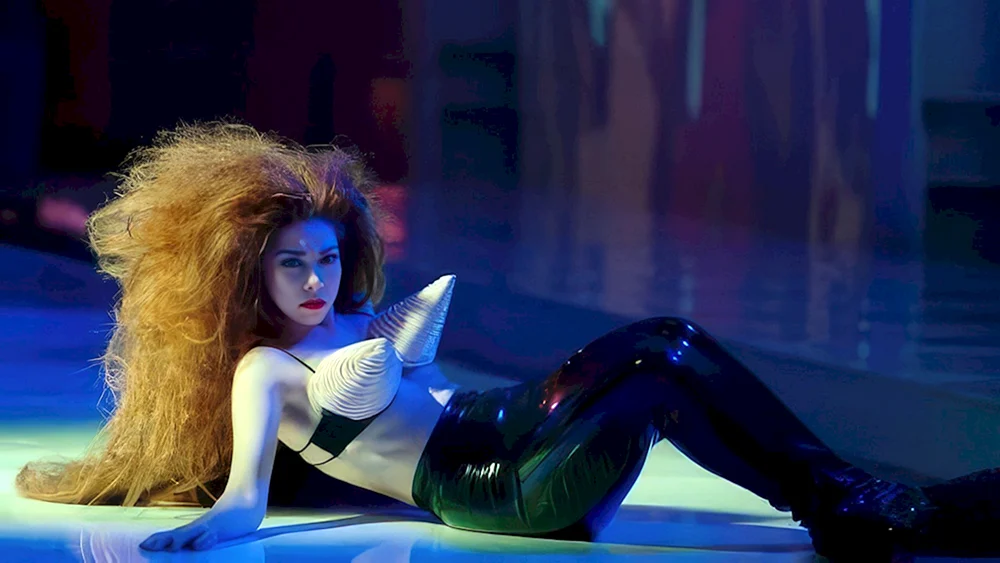 Alina Alexeeva Burlesque