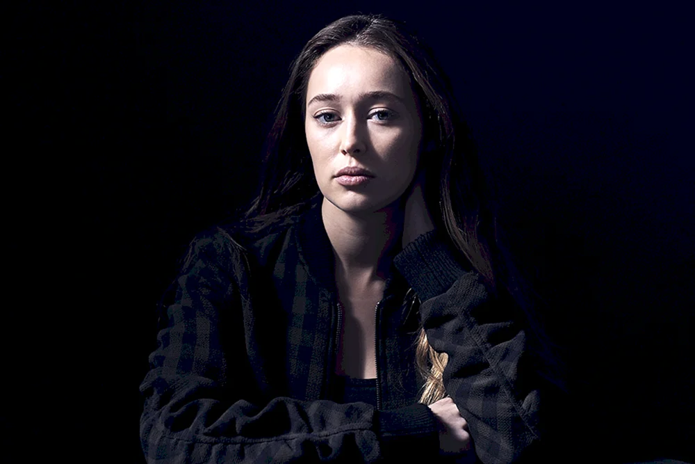Alicia debnem-Kerry. Kerry