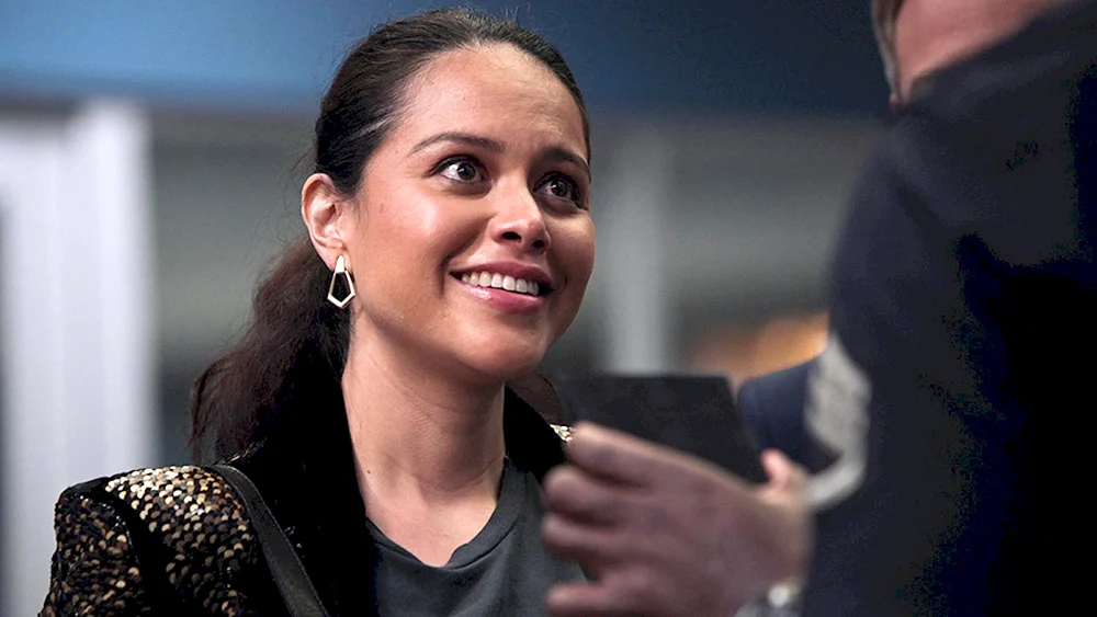 Alyssa Diaz. Diaz Foto