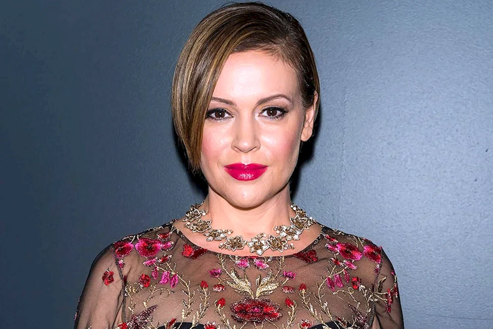 Alyssa Milano 2021