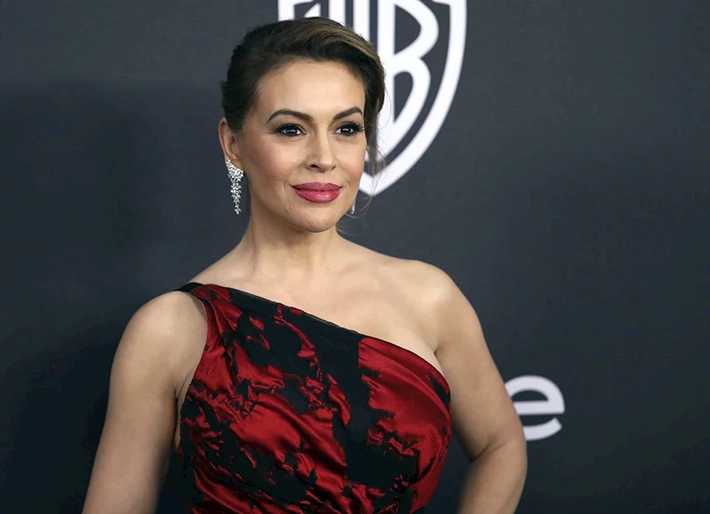 Alyssa Milano 2022