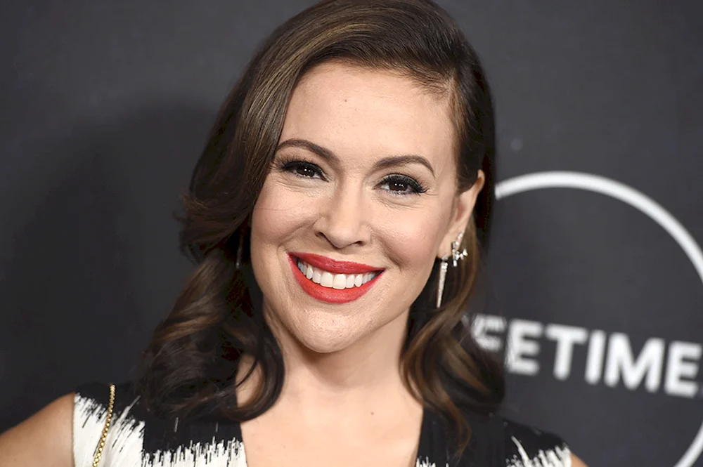 Alyssa Milano 2002