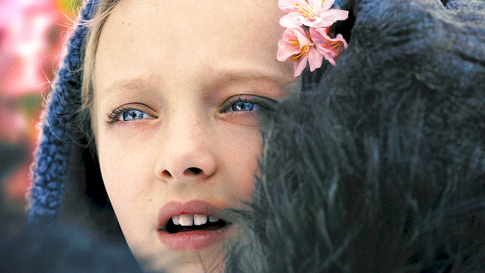 Amiah Miller smile Planet der Affen