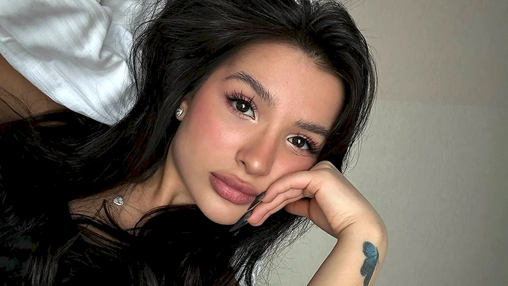 Amina tenderlybae