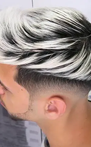 Undercut Fade Aschefärbung