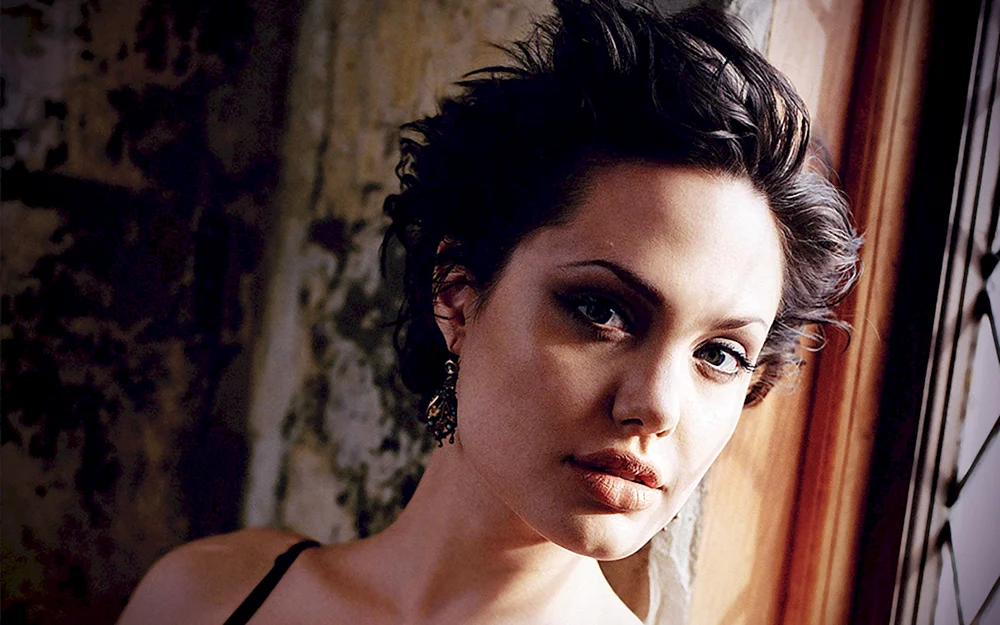 Angelina Jolie