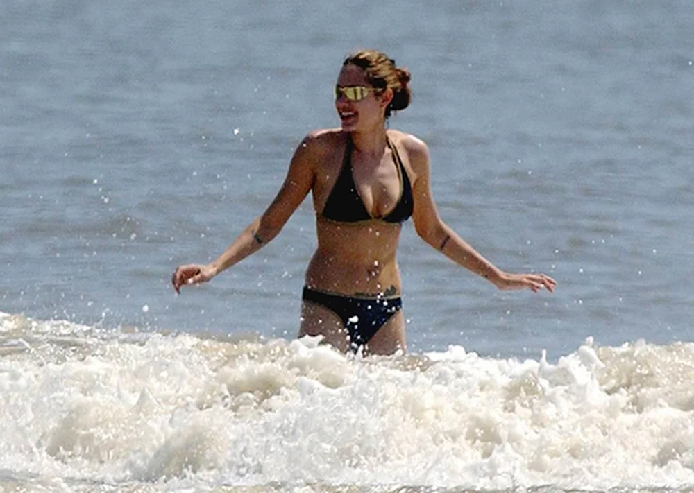 Angelina Jolie am Strand