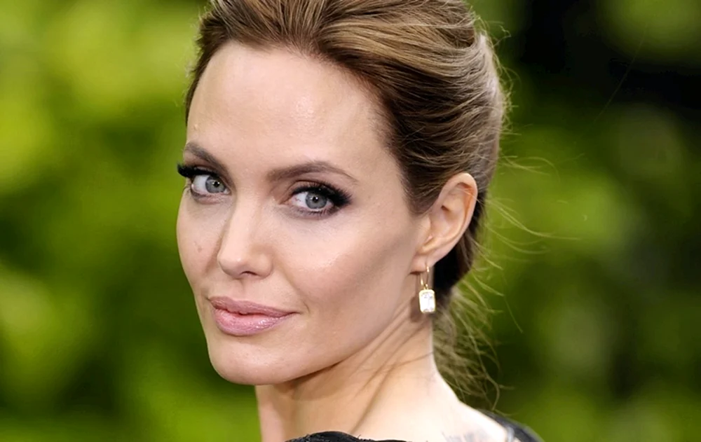 Angelina Jolie