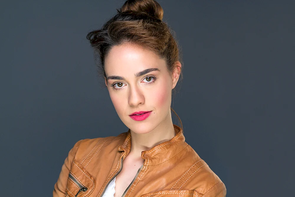 Anya Alach