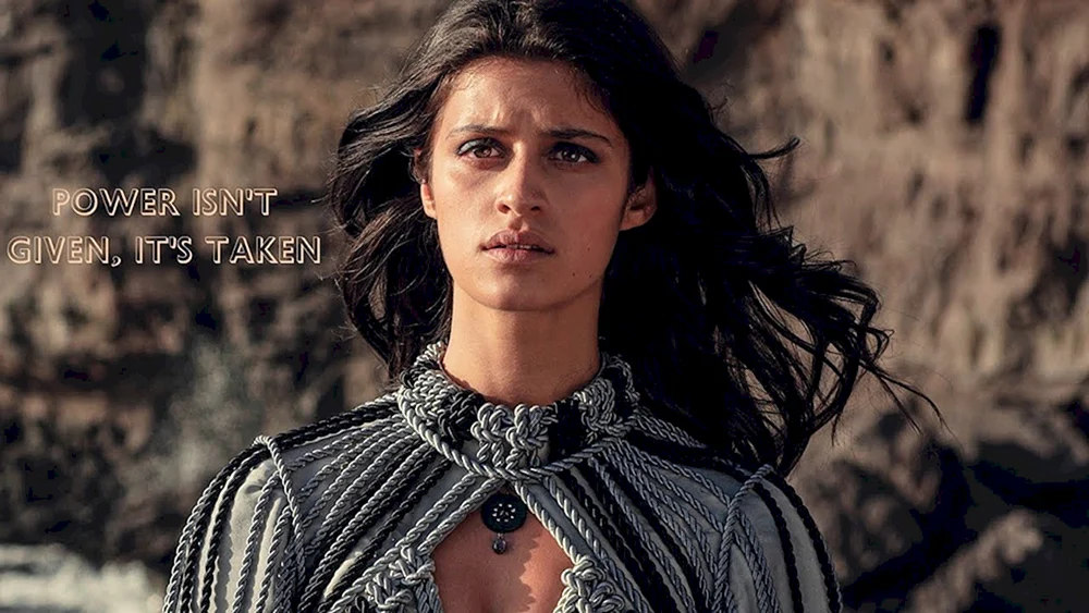 Anya Chalotra Yennifer Staffel 2