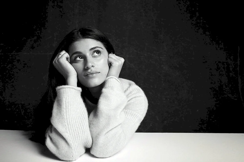 Anya Chalotra Jennyfer