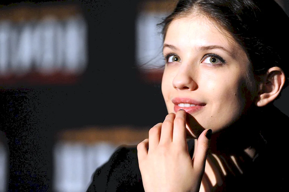 Anya Chipovskaya Schauspielerin