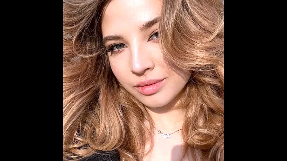 Anya Pokrov