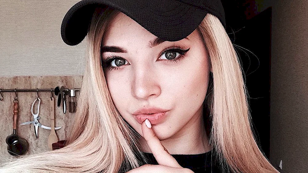 Anya Pokrovskaya 2021