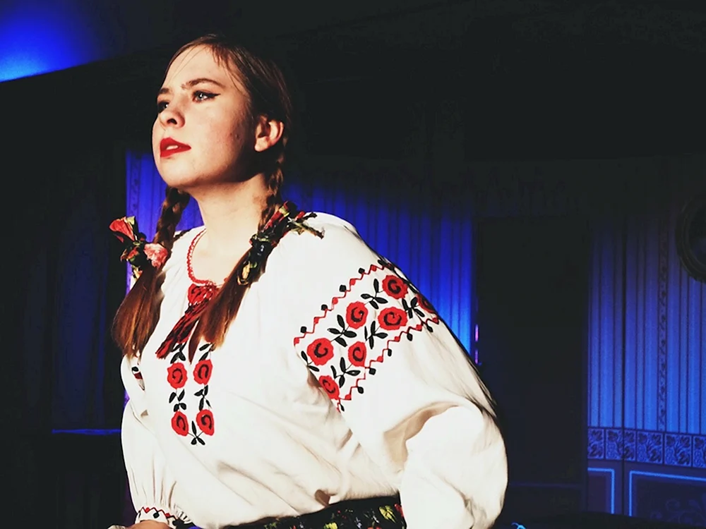 Anya Tikhomirova Dunyasha