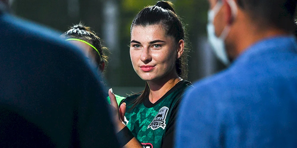 Anya Desyatnikowa Fußball