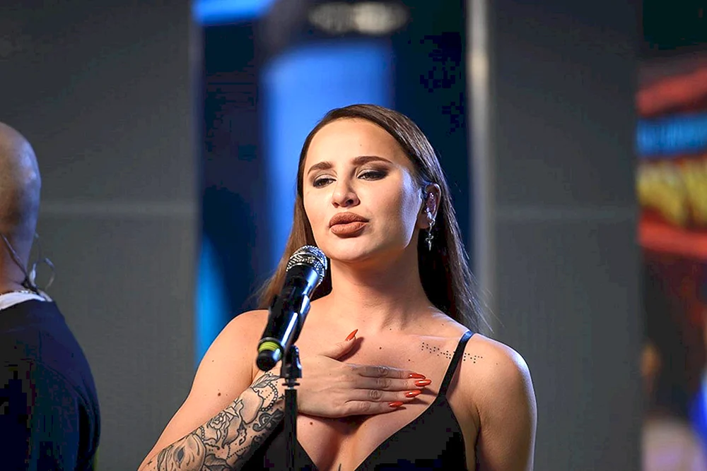 Anna Asti