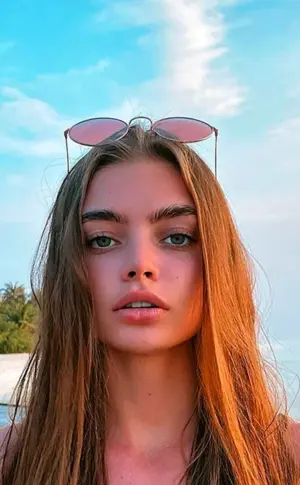 Anna Ischuk ticken