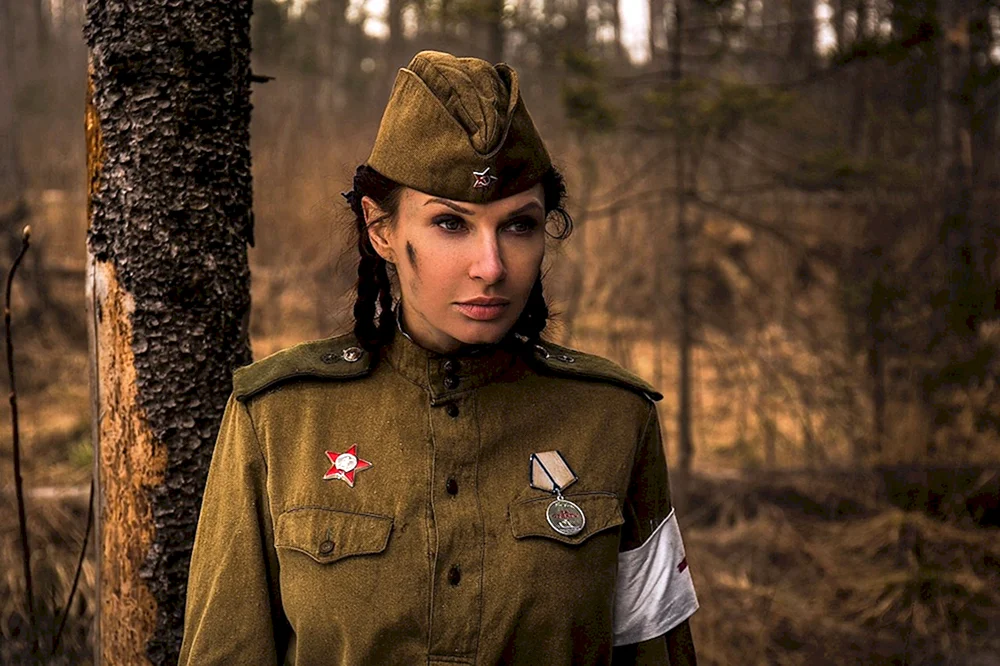 Anna Chilkewitsch in Militäruniform
