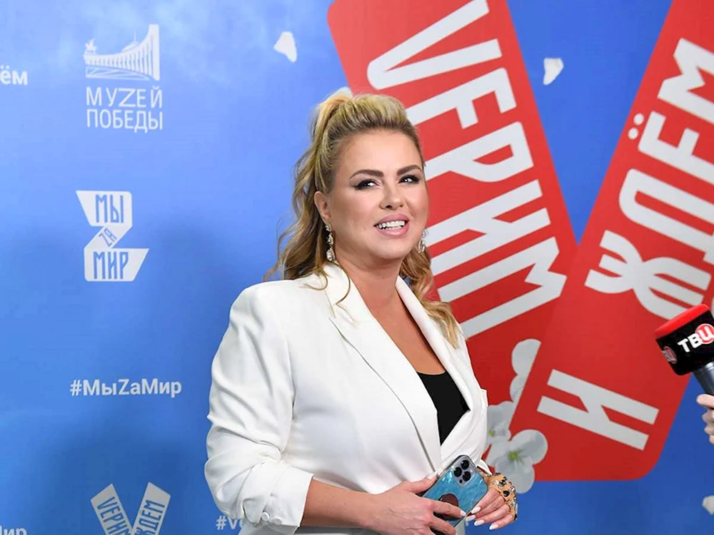 Sängerin Anna Semenovich