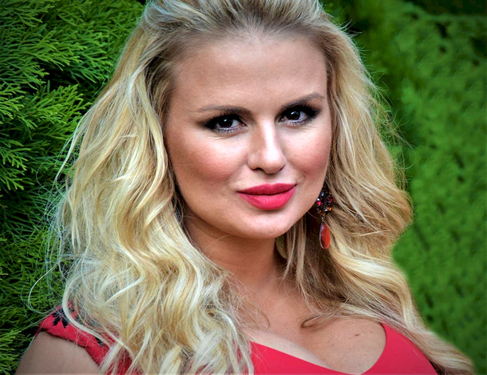Anna Semenovich Foto