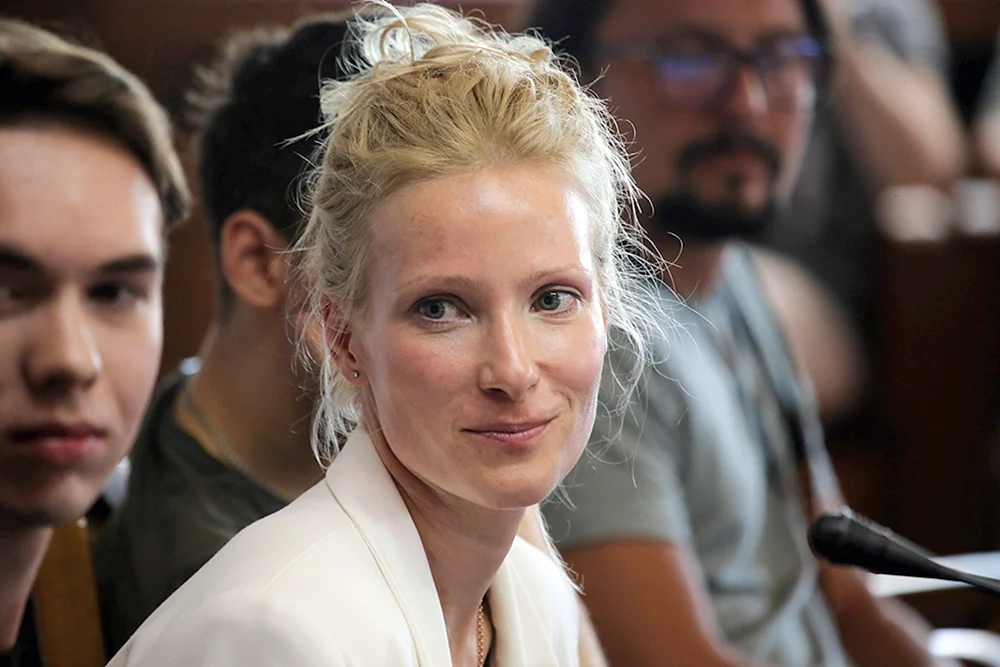 Anna Slue Schauspielerin