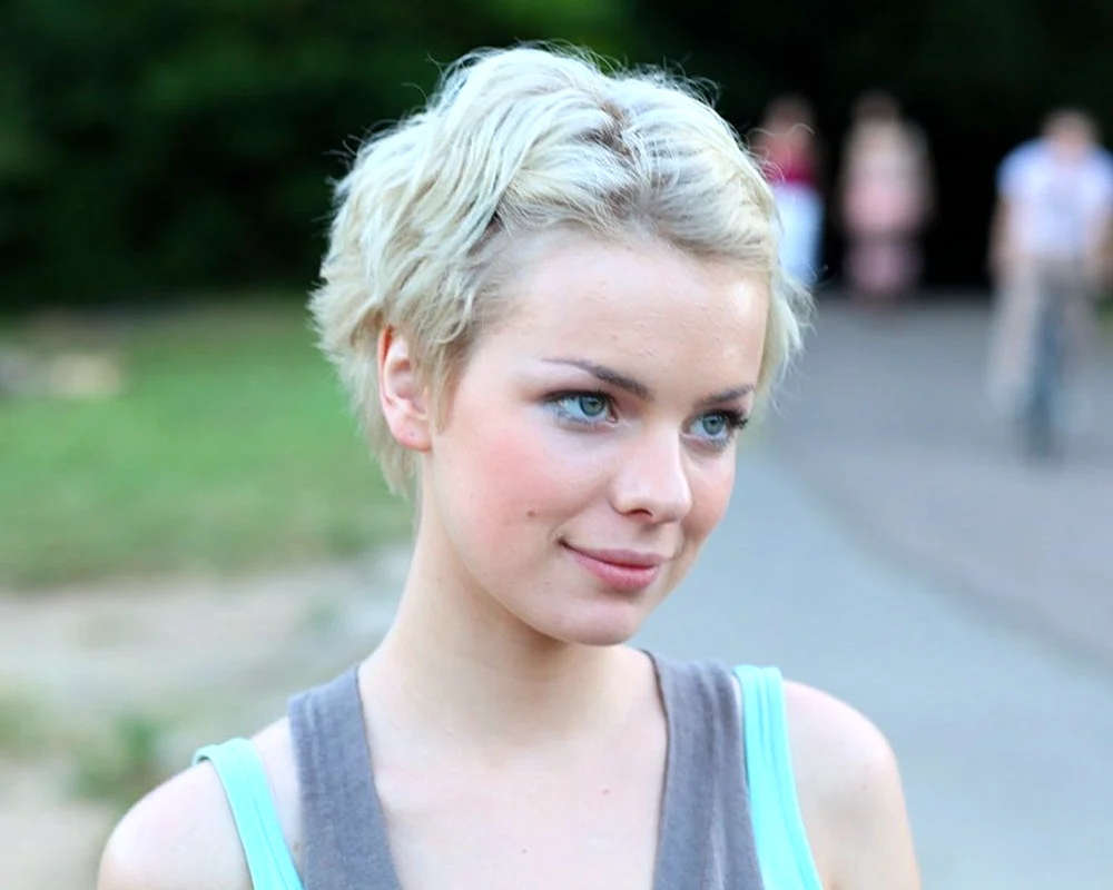 Anna Starshenbaum Schauspielerin