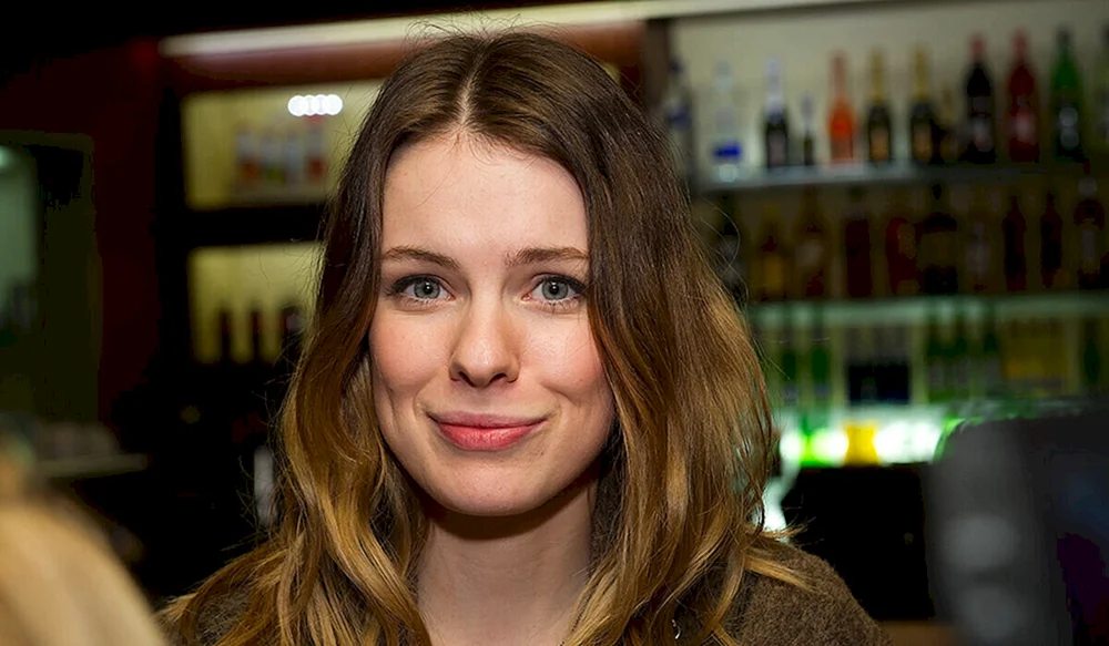 Anna Starshenbaum Schauspielerin