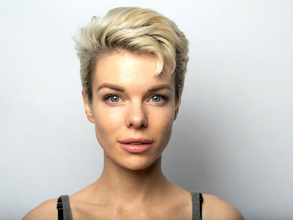 Anna Starshenbaum Schauspielerin