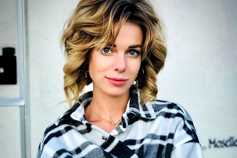 Anna Starshenbaum Schauspielerin