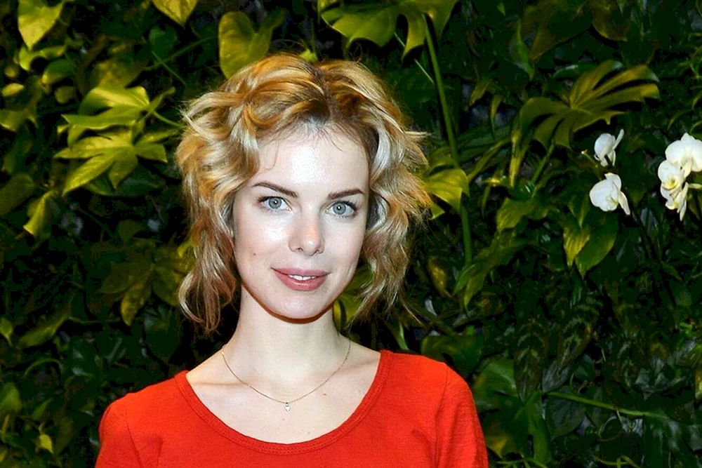 Anna Starshenbaum Schauspielerin