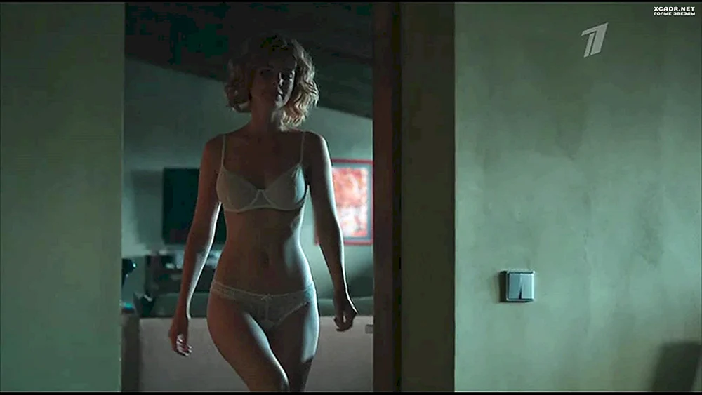 Anna Starshenbaum in Dessous