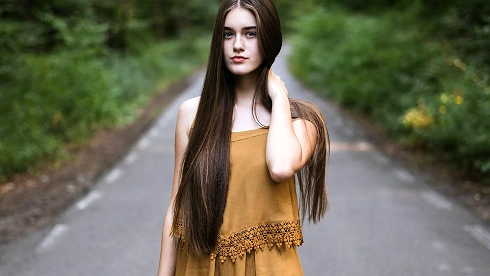 Anna Velis lange Haare